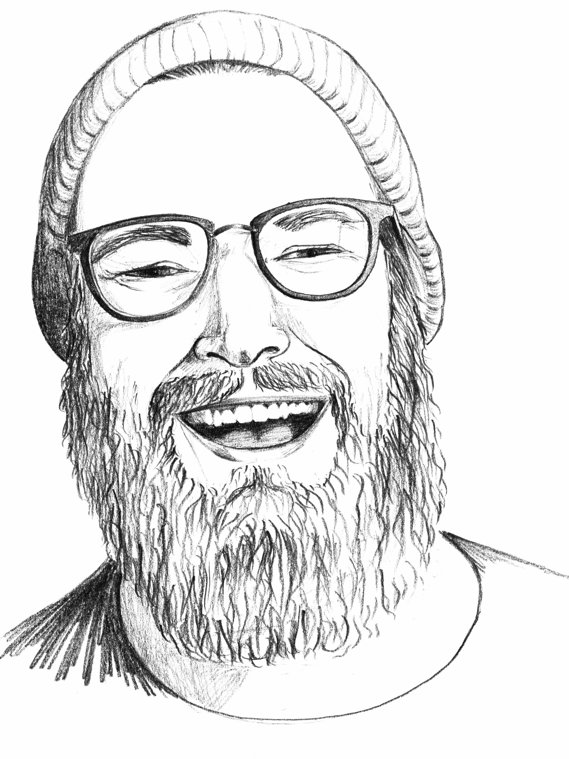 Portrait crayonné à la mine graphite représentant un jeune homme de face, barbu, souriant, portant un bonnet et des lunettes. Illustration réaliste en noir et blanc. Illustratrice Artiste auteur : Isabelle Roulet